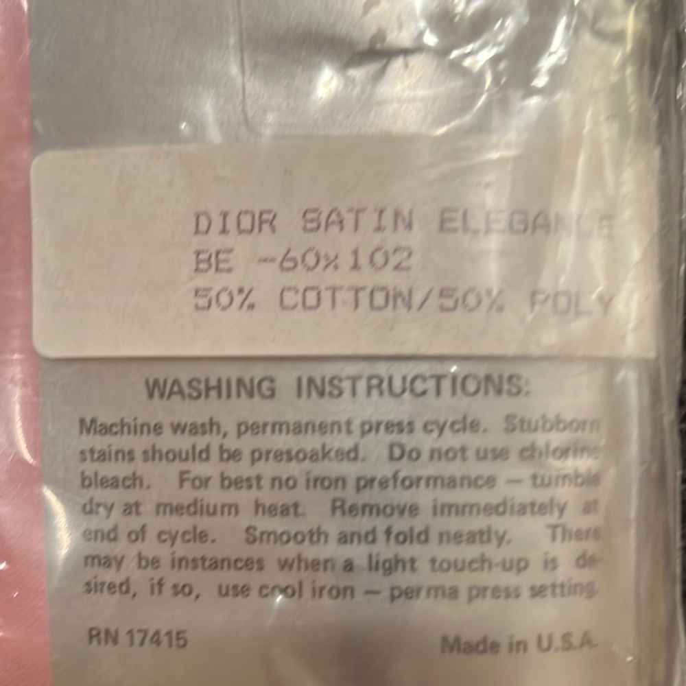 Christian Dior Vintage Pink Luxurious Tablecloth - Picture 4 of 4